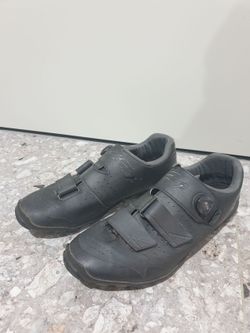 Tretry Shimano ME400
