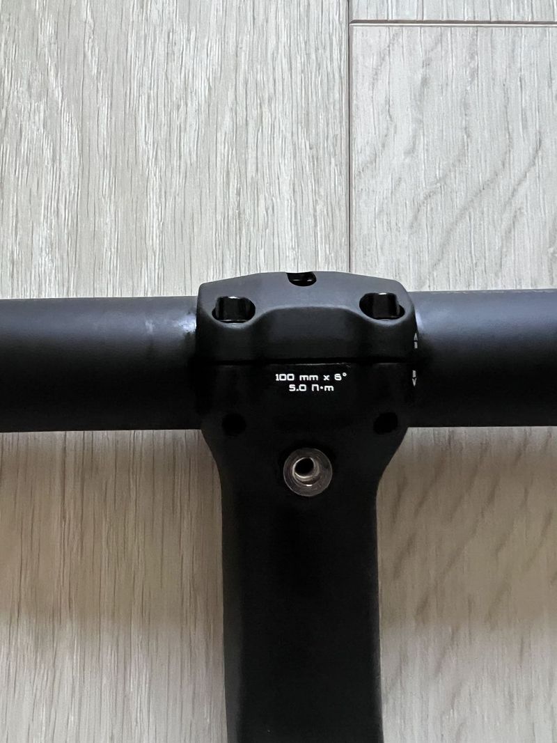 Riditka Specialized Expert Shallow Drop, Alloy + predstavec Future Comp 6D