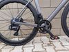 Nová celokarbonová silnička (včetně karbonových kol) R15 Pro, elektrické řazení Wheeltop 2x12 