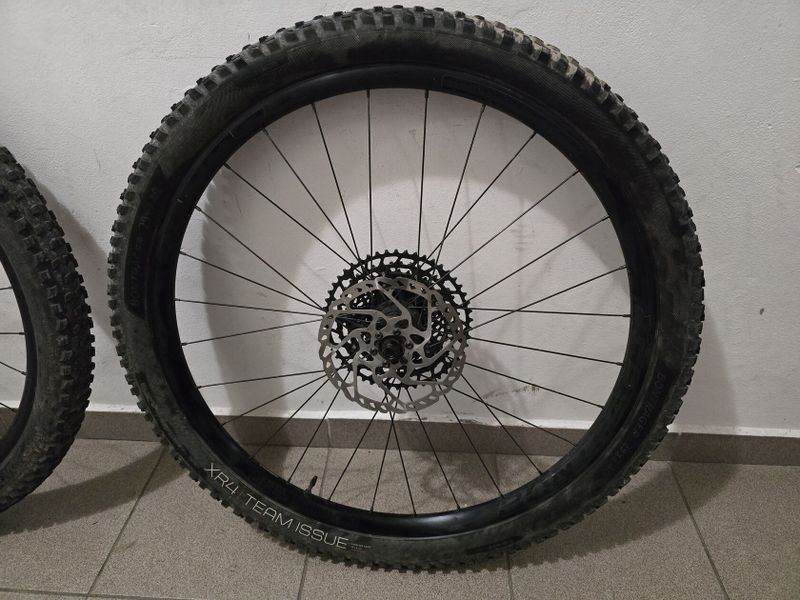 29palcové MTB zapletená kola Line Comp 30 TLR Boost