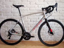 SPECIALIZED DIVERGE na Shimano ULTEGRA/105, 58 cm. Super stav