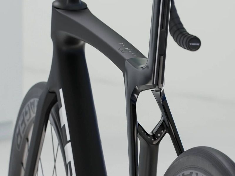 TREK Madone SL 6 AXS Gen 8, vel. M - nové kolo