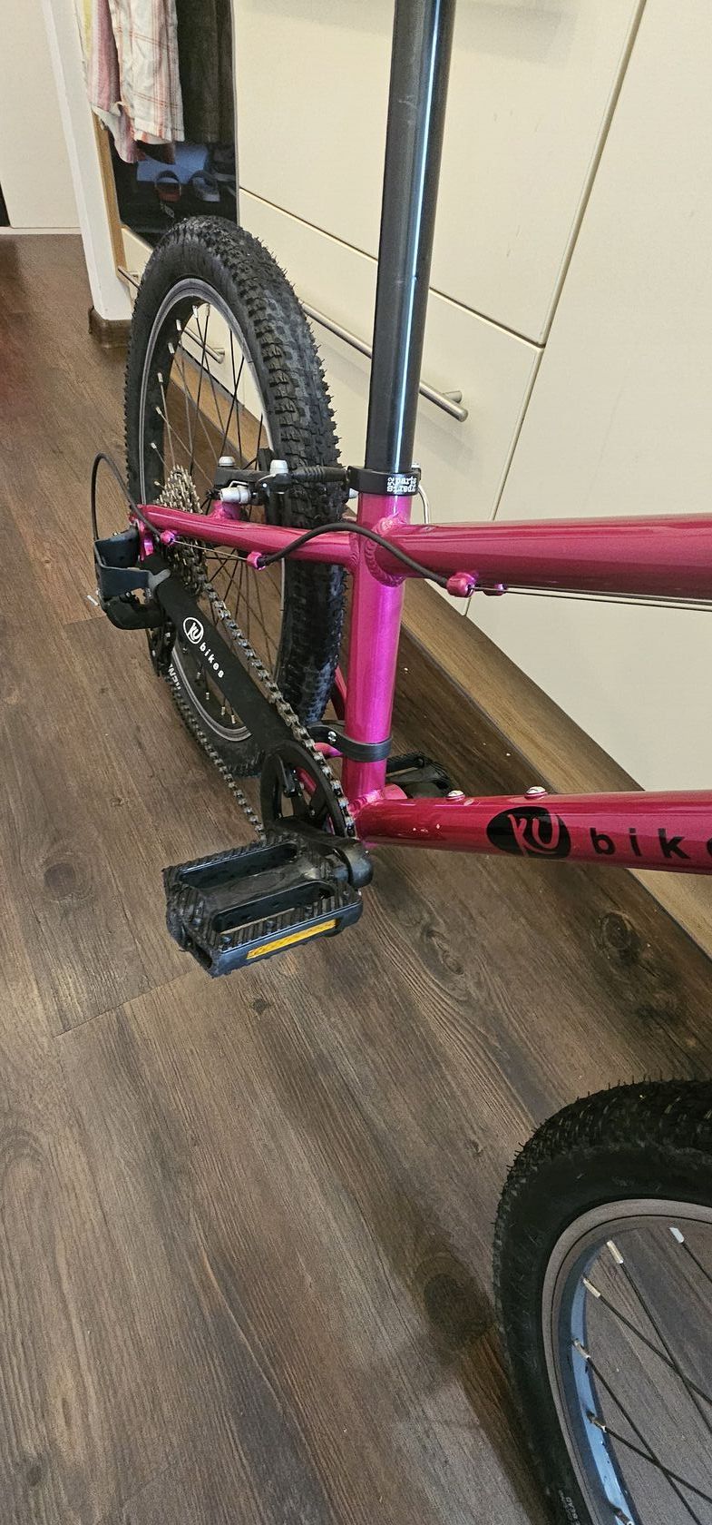 Lehké dětské kolo 20. Kola růžové holčičí 