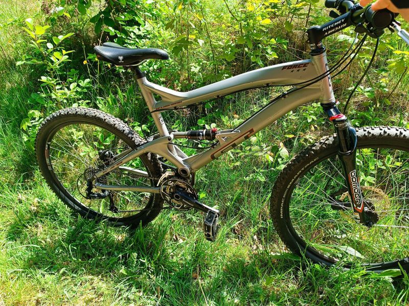 celoodpruzene horske kolo GT Force 3.0