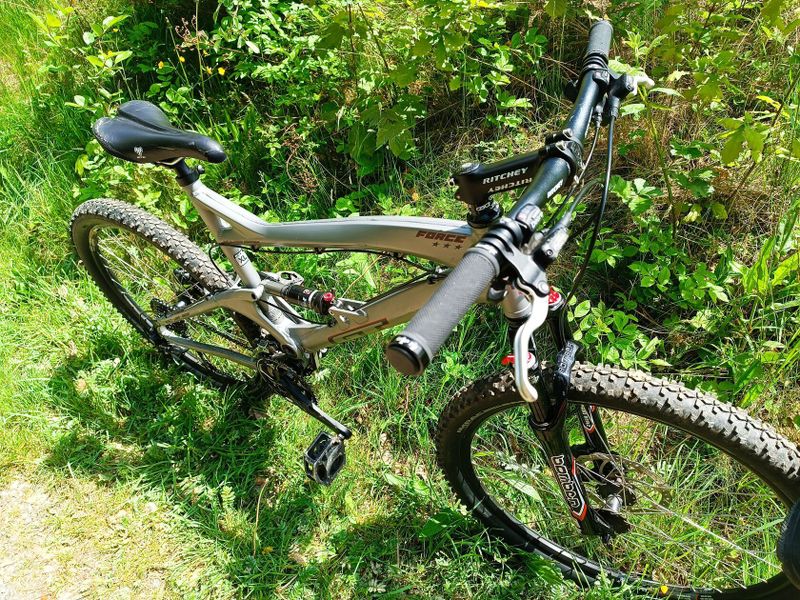 celoodpruzene horske kolo GT Force 3.0