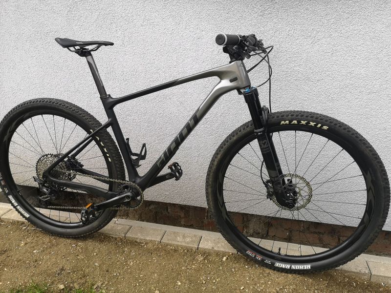Kolo Giant 29 karbon L 