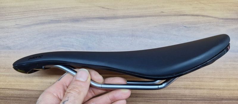 Fabric Scoop Shallow Race 142mm
