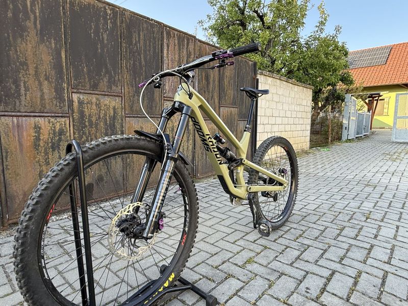 Radon Swoop Custom