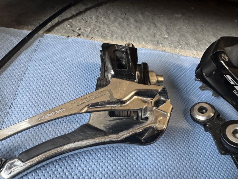 Sada Shimano 105 (sada 2) používaná jeden rok