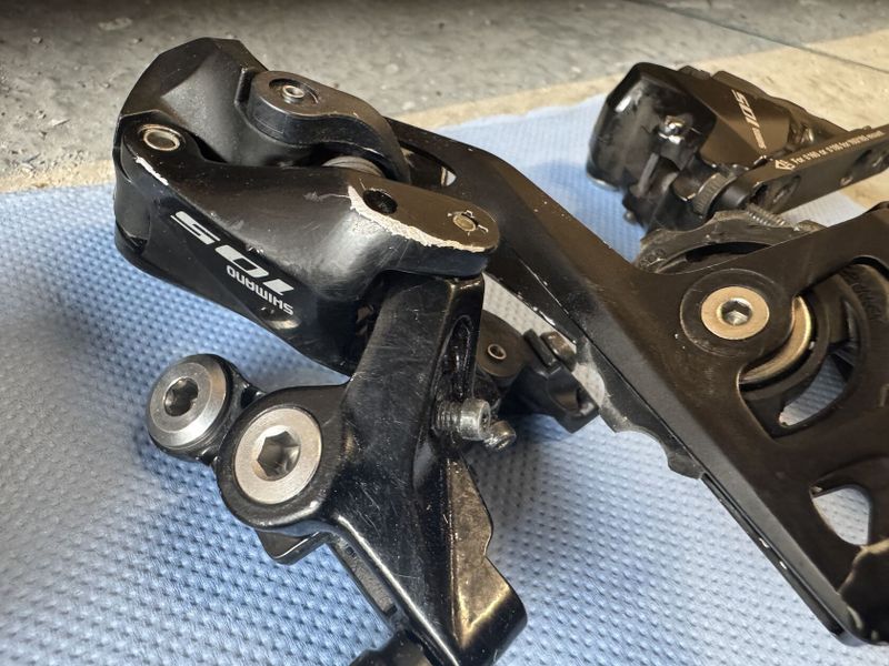 Sada Shimano 105 (sada 2) používaná jeden rok