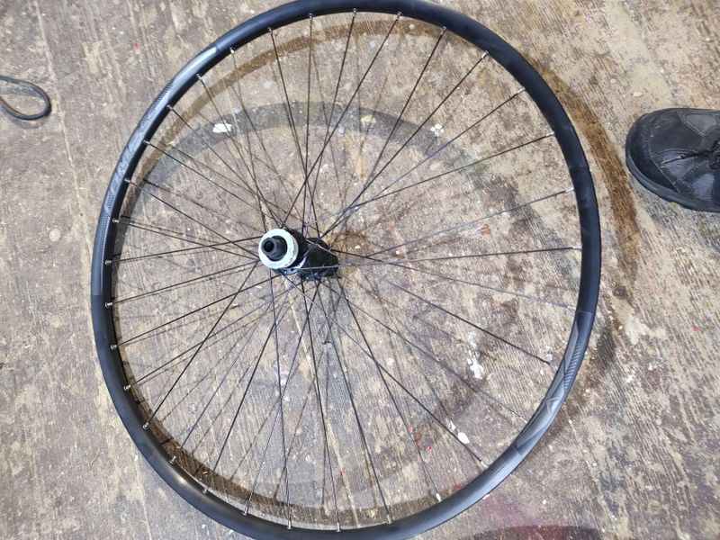 Zapletená kola Merida comp cc