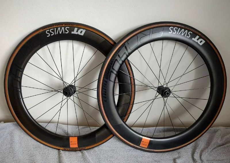 KARBONOVÁ ZAPLETENÁ KOLA DT SWISS 62mm. PC=60.990,-