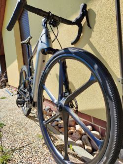 Gravel Cannondale Topstone carbon Neo Lefty