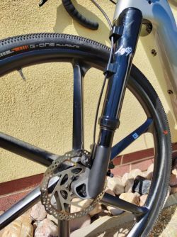 Gravel Cannondale Topstone carbon Neo Lefty