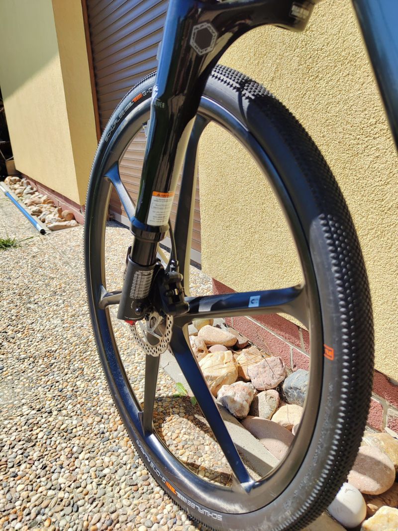 Gravel Cannondale Topstone carbon Neo Lefty