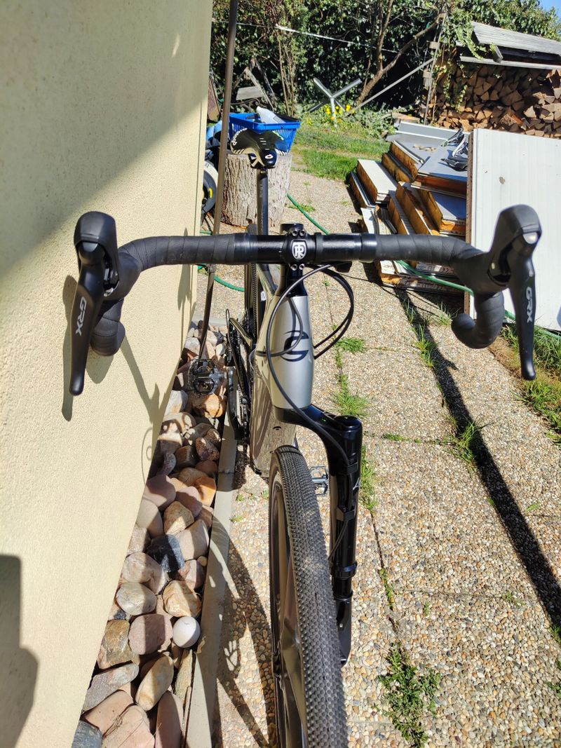 Gravel Cannondale Topstone carbon Neo Lefty
