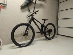 YT IZZO CORE 2 2024