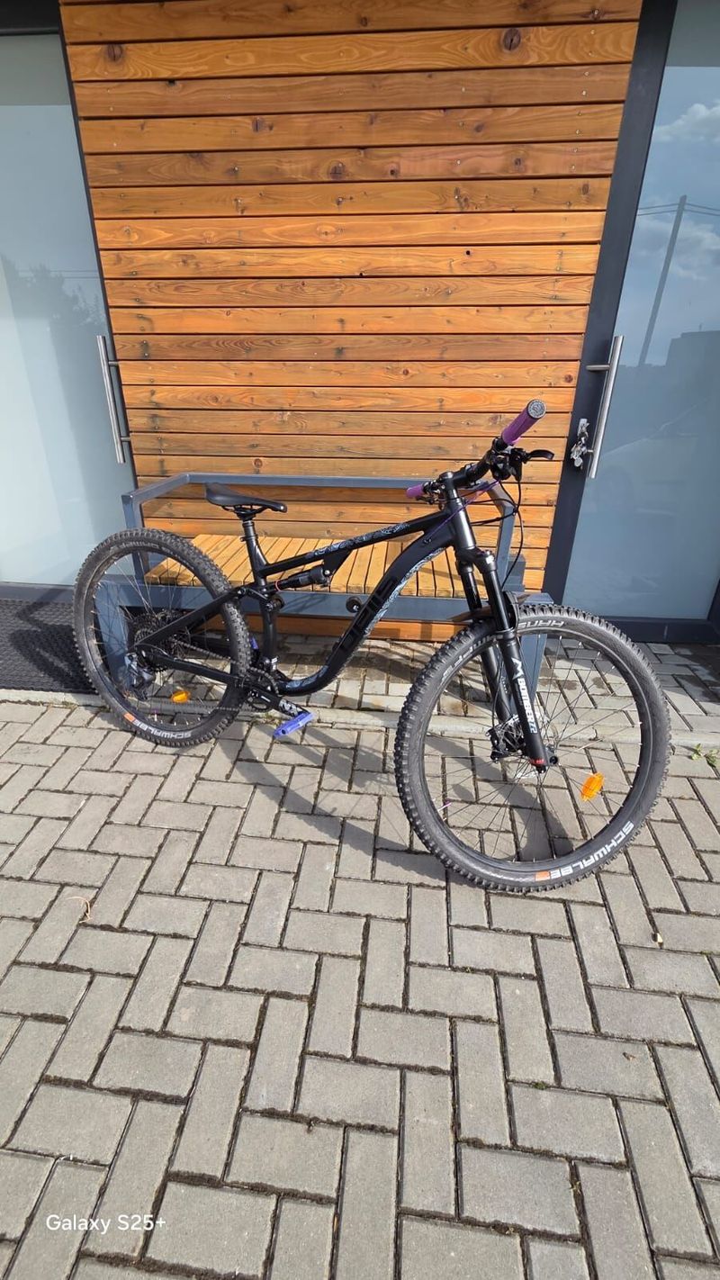 Prodám skoro nový celoodpružený bike