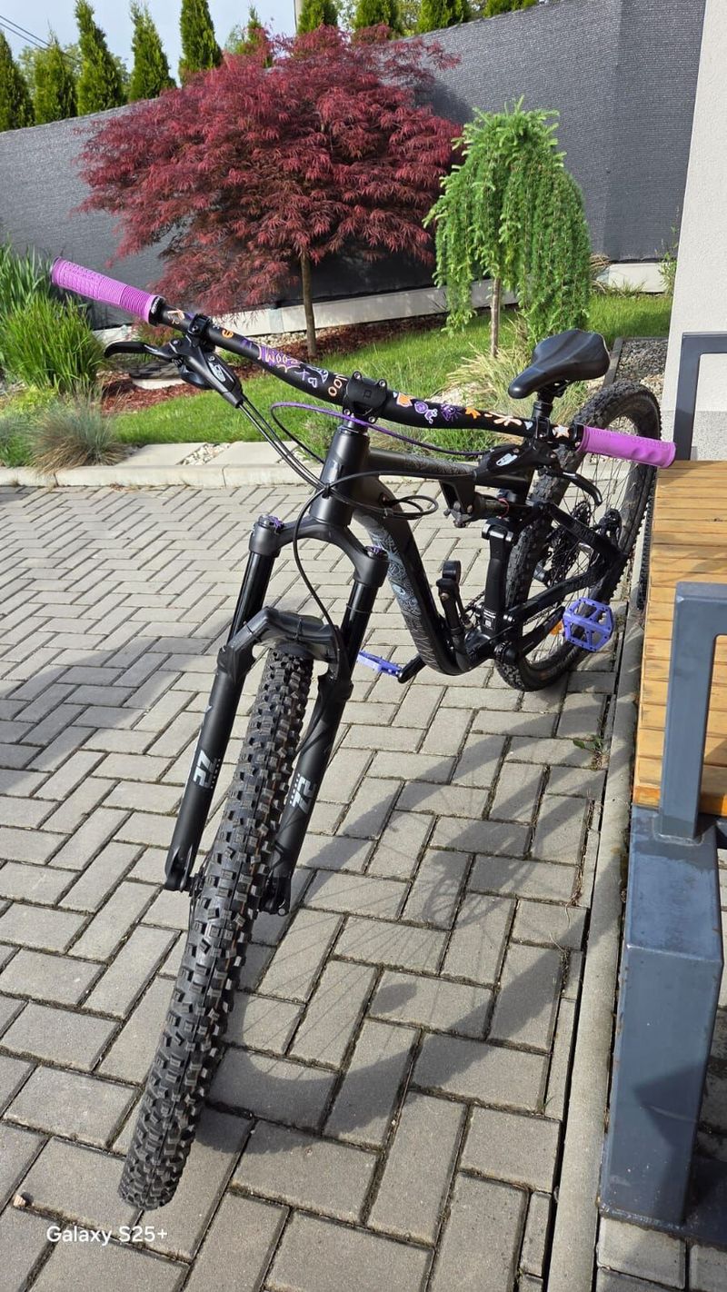 Prodám skoro nový celoodpružený bike