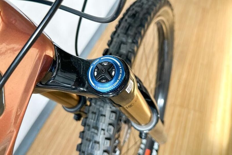 Celoodpružené kolo GIANT Reign Advanced Pro 0