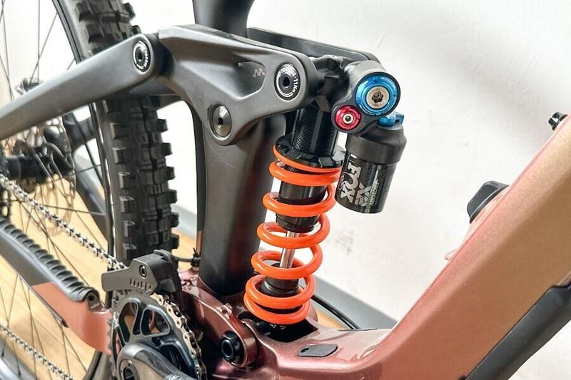Celoodpružené kolo GIANT Reign Advanced Pro 0