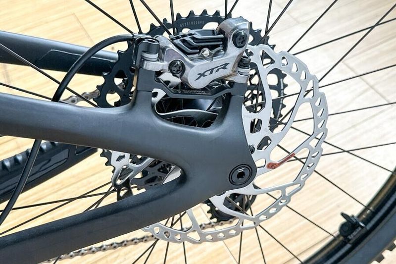 Celoodpružené kolo GIANT Reign Advanced Pro 0