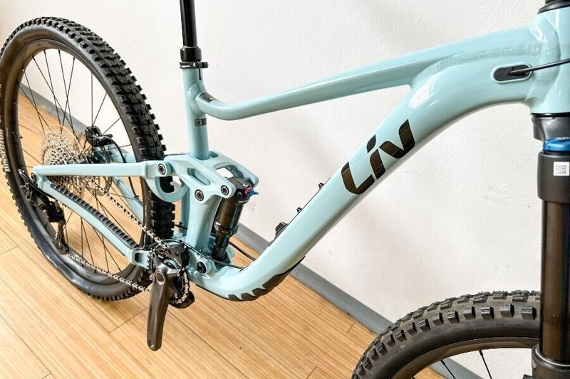 Dámské celoodpružené trail/enduro kolo LIV Intrique LT 1