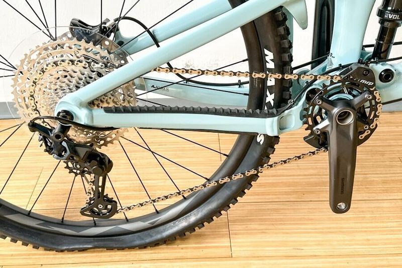 Dámské celoodpružené trail/enduro kolo LIV Intrique LT 1