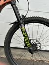 Polep na vidlici RS Zeb select a tlumič RS Super deluxe select +