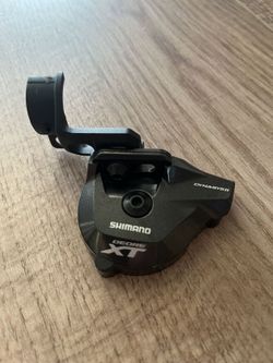 Díl pro řazení Shimano SL-M8000 - redukce na I-Spec II - pravé