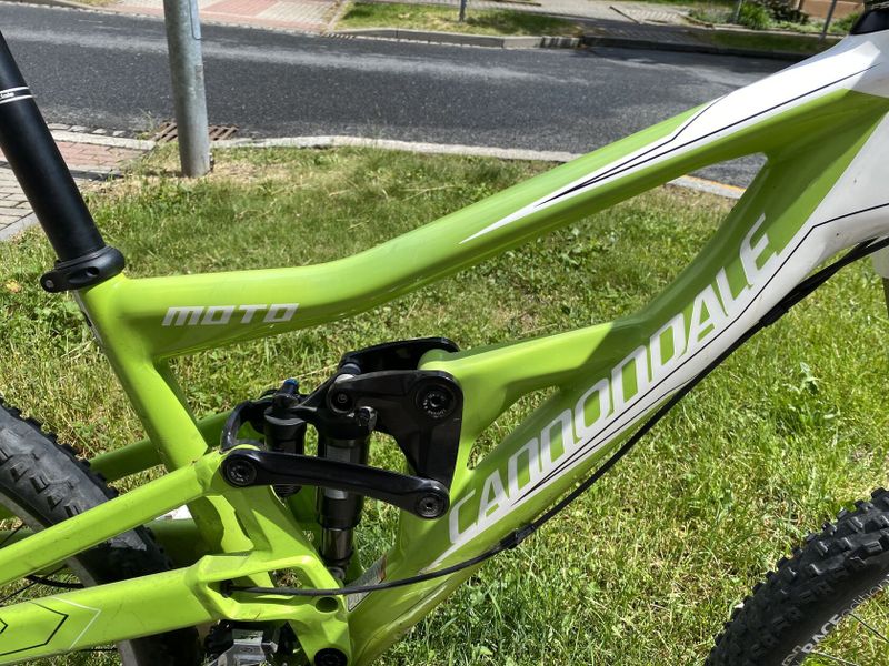26" karbonové celoodpružené freeride kolo Cannondale MOTO rám 17"