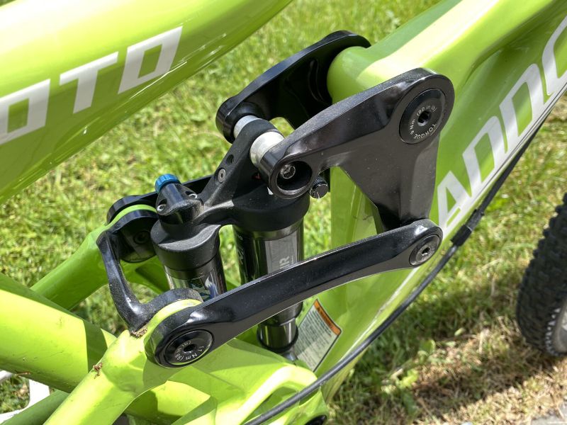 26" karbonové celoodpružené freeride kolo Cannondale MOTO rám 17"