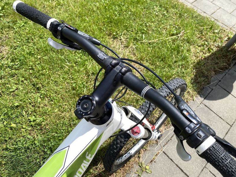 26" karbonové celoodpružené freeride kolo Cannondale MOTO rám 17"