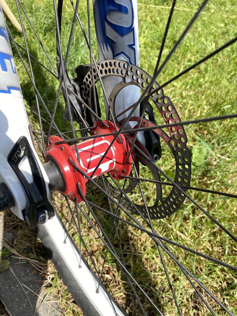 26" karbonové celoodpružené freeride kolo Cannondale MOTO rám 17"