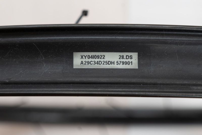 Dva asymetrické 29" karbonové MTB ráfky EIE