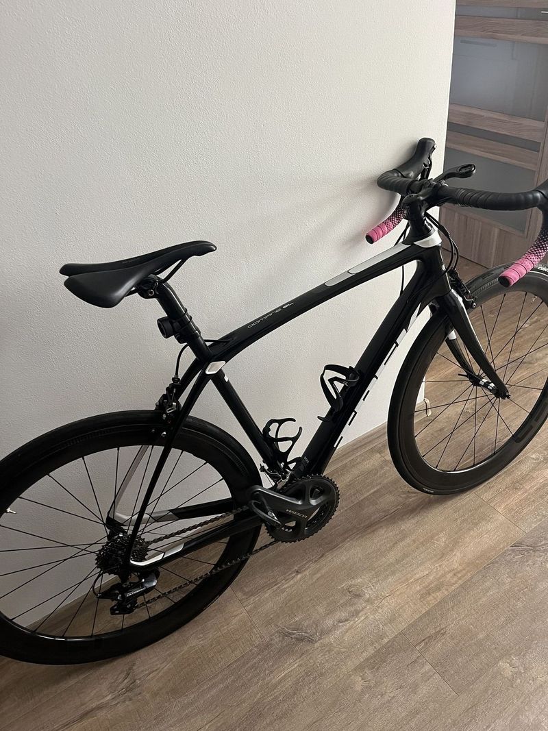 Trek Domane karbon - váha 7 kg