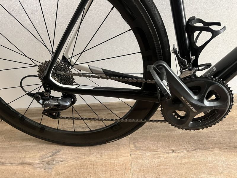 Trek Domane karbon - váha 7 kg