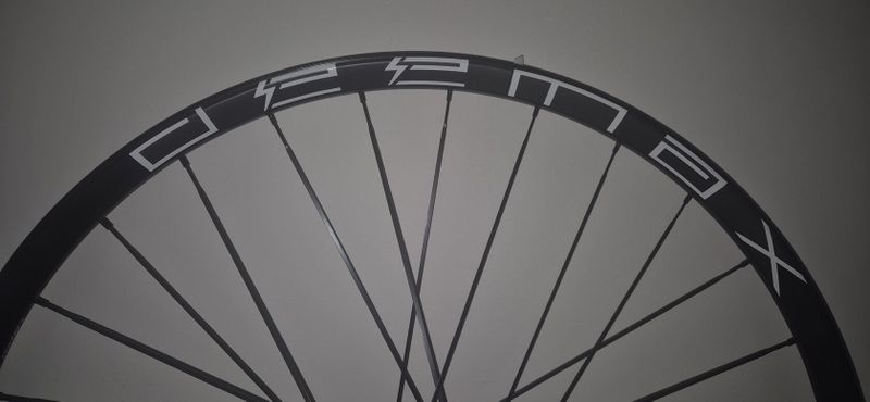 Mavic Deemax Boost 29" vypletené kolo přední