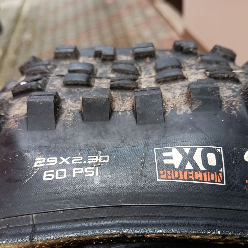 Pláště Maxxis Minion DHF a Minion DHR 
