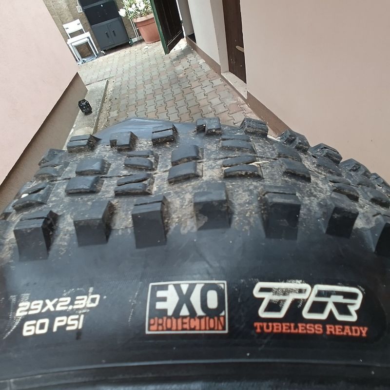 Pláště Maxxis Minion DHF a Minion DHR 