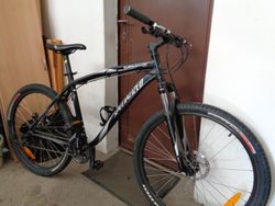 SPECIALIZED HARD ROCK Sport 19, kola 26", plně funkční, zachovalý stav