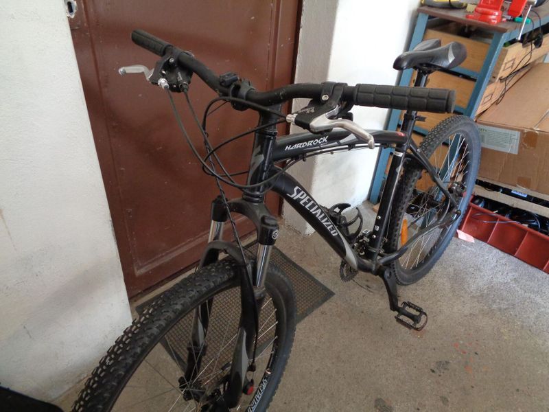 SPECIALIZED HARD ROCK Sport 19, kola 26", plně funkční, zachovalý stav