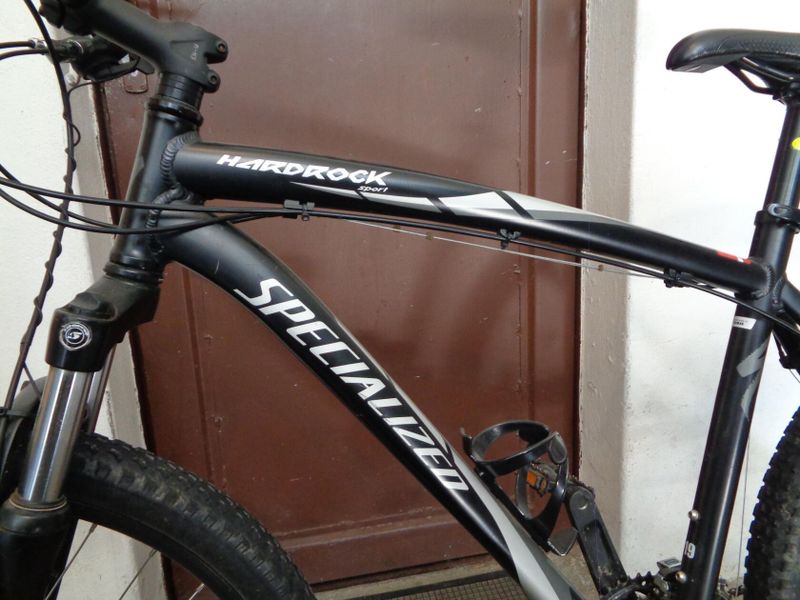 SPECIALIZED HARD ROCK Sport 19, kola 26", plně funkční, zachovalý stav