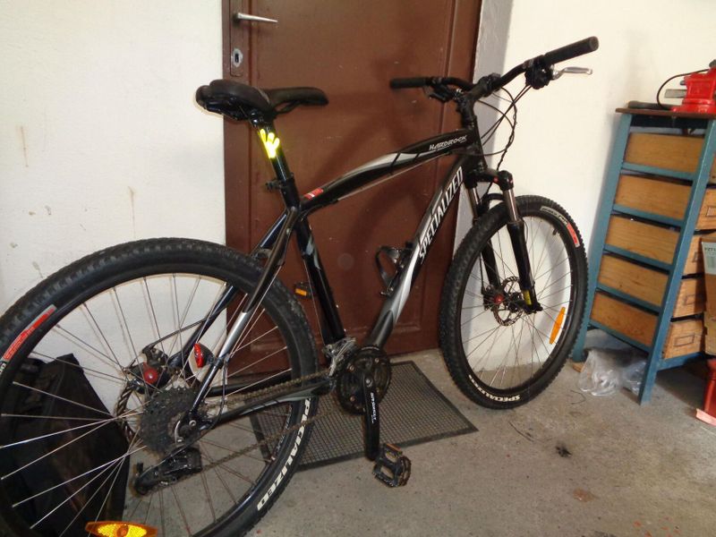 SPECIALIZED HARD ROCK Sport 19, kola 26", plně funkční, zachovalý stav