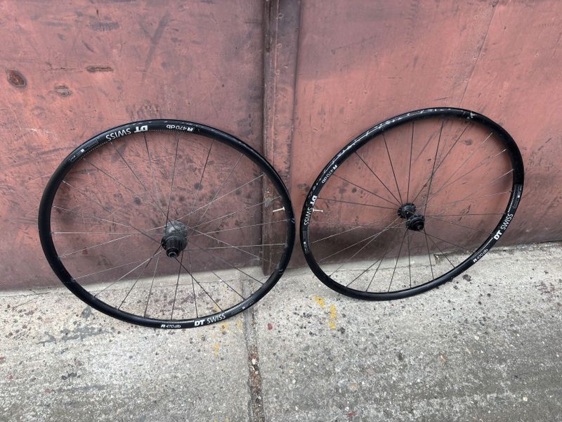 Vypletené ALU DT Swiss R470 db pevná osa Shimano
