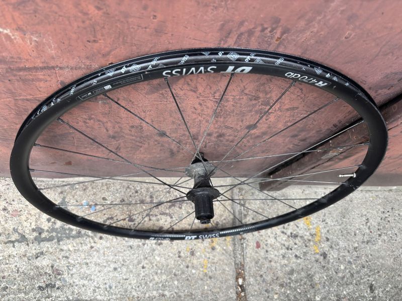 Vypletené ALU DT Swiss R470 db pevná osa Shimano