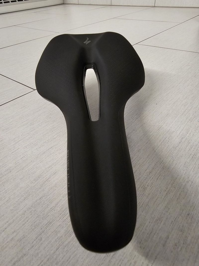 Zánovní sedlo Specialized PHENOM Comp black - 143 mm