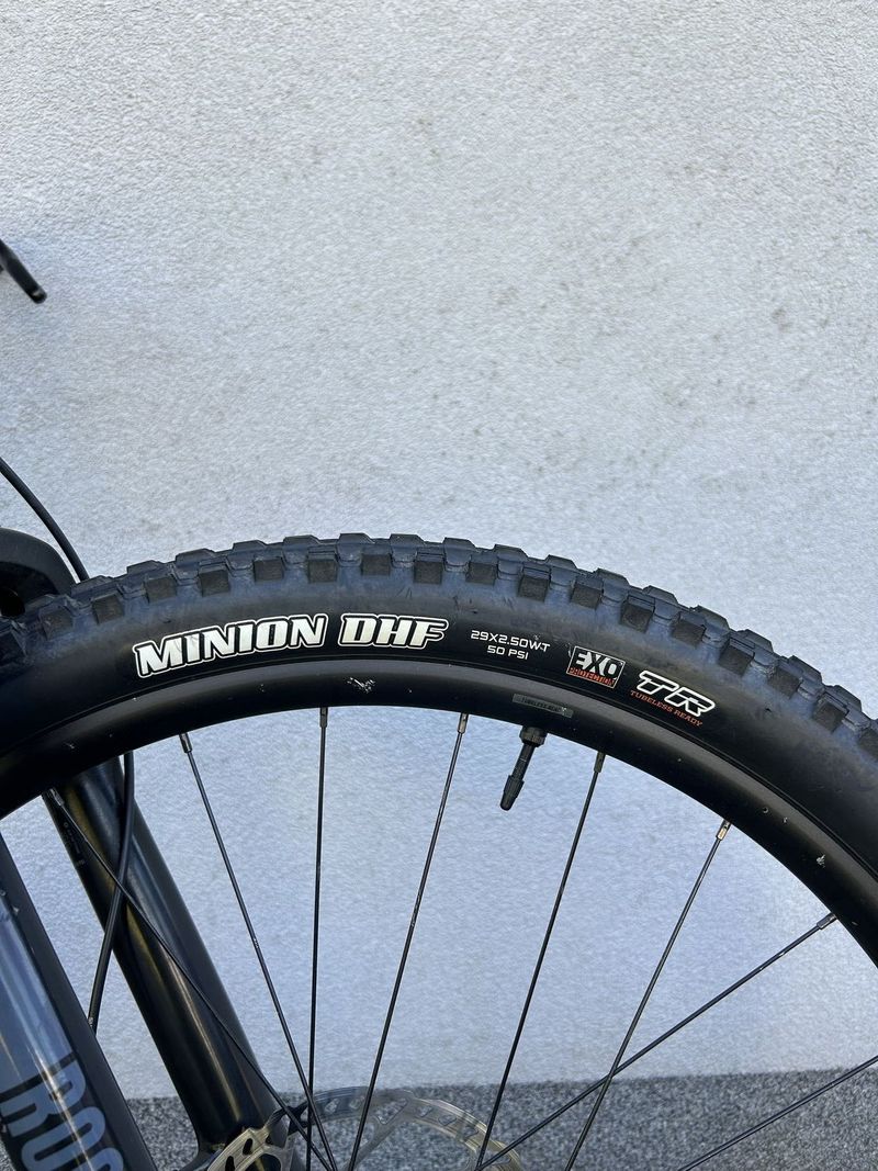 Prodám celoodpružené all mountain kolo Giant Trance X3