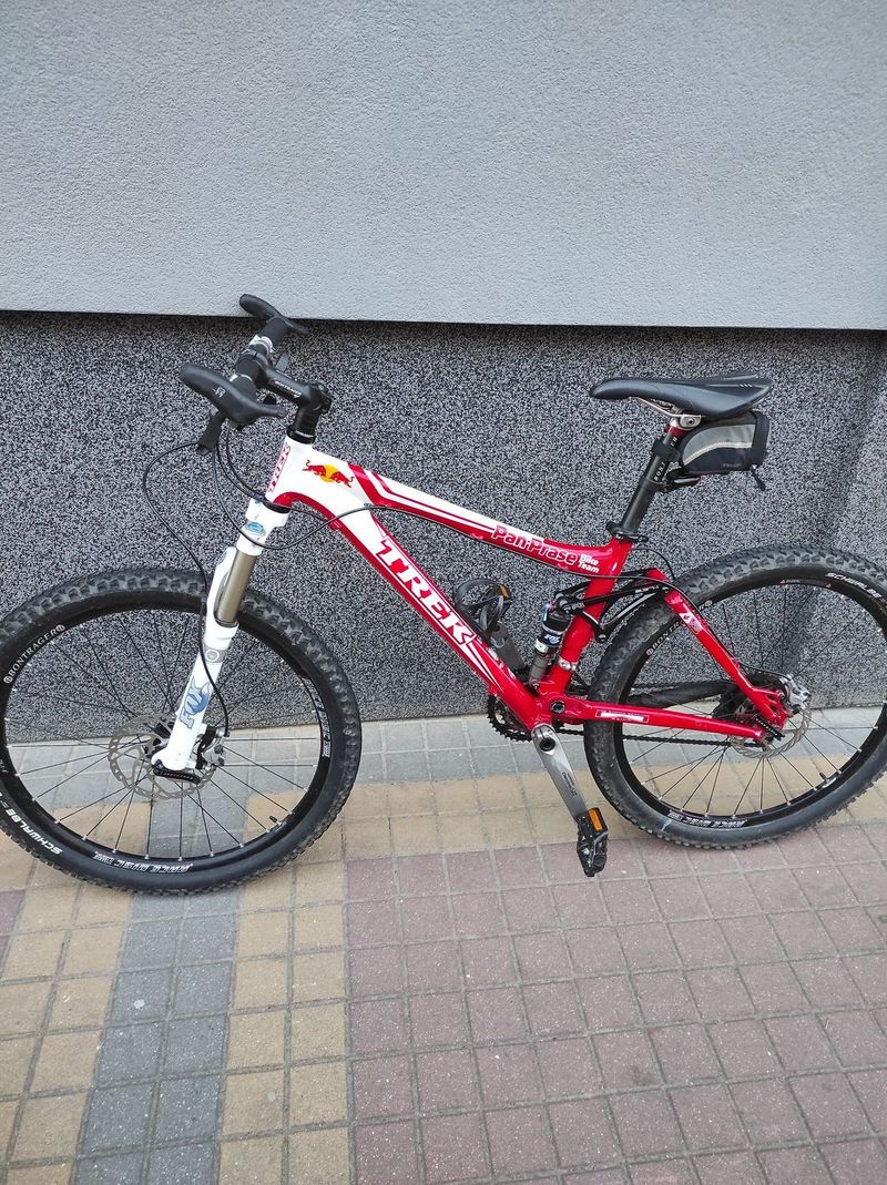 Trek Top Fuel 8 celoodpružené horské kolo (M)