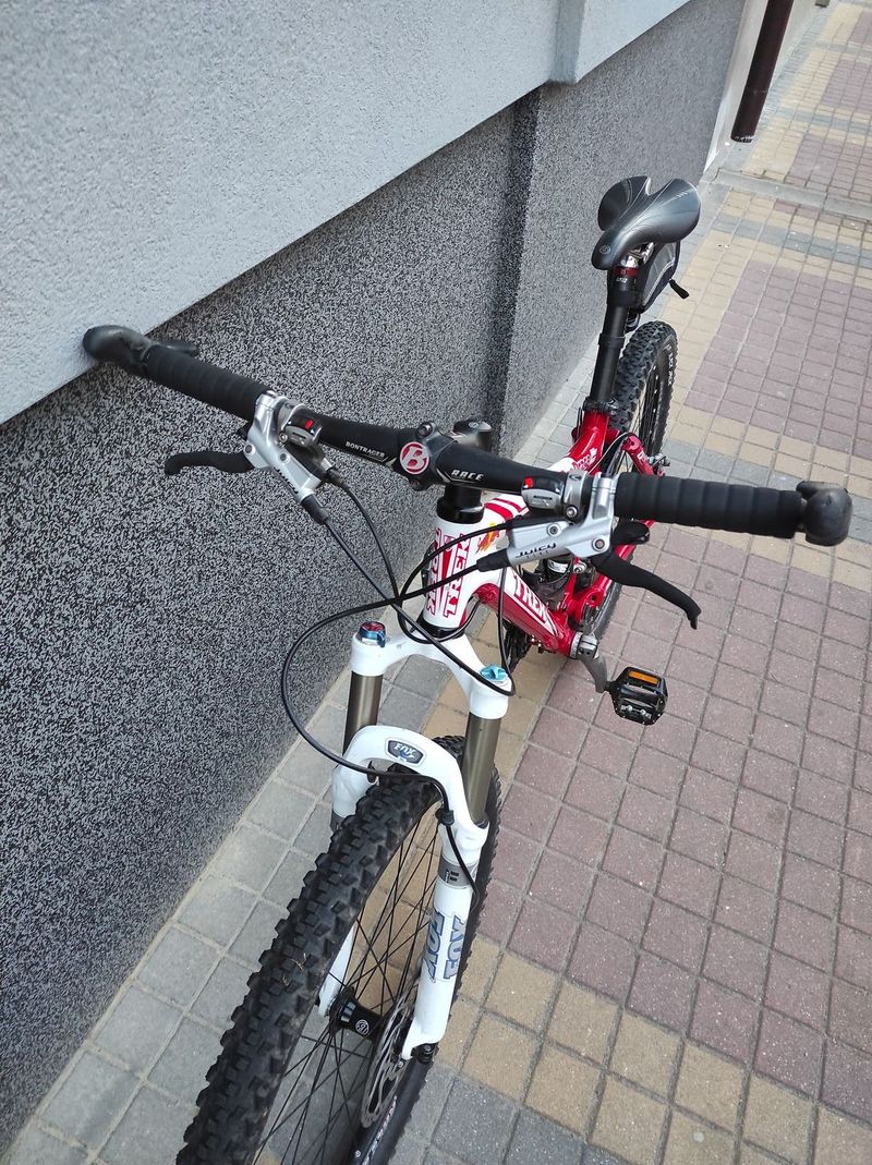 Trek Top Fuel 8 celoodpružené horské kolo (M)